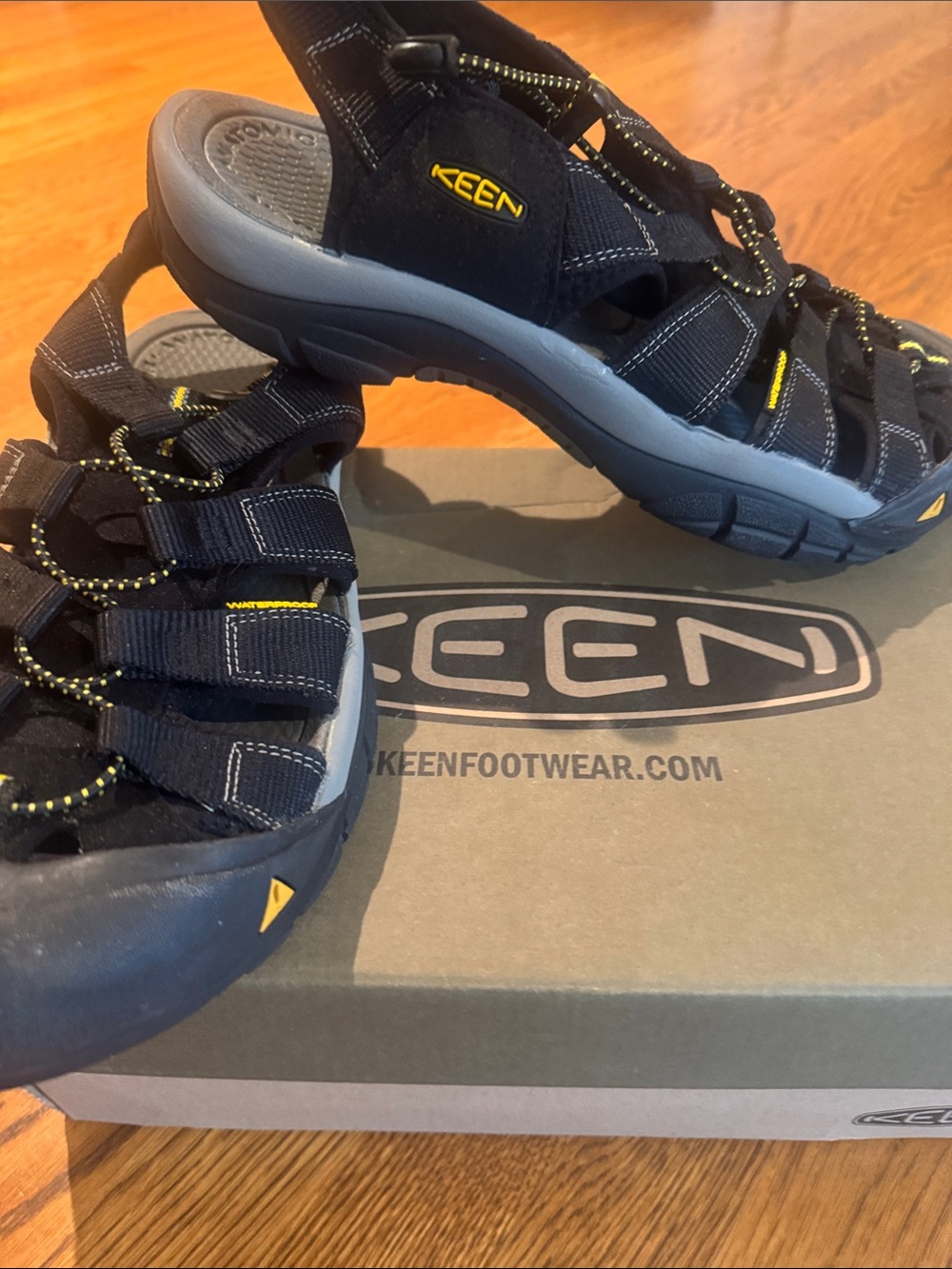 KEEN brand Navy and Yellow Men's Closed-Toe Hiking Sandal NWT Size 12